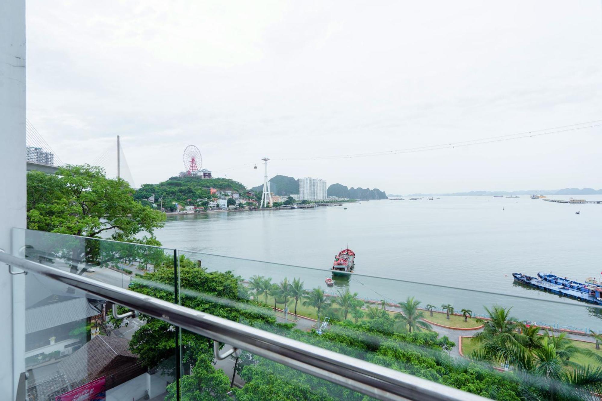 Bach Dang Ha Long Hotel ภายนอก รูปภาพ