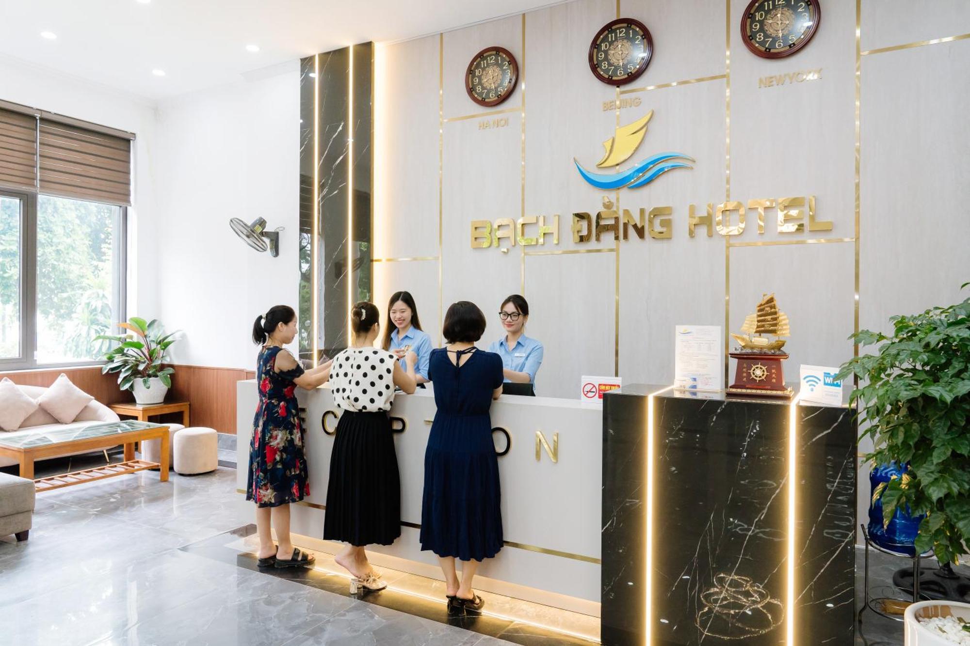 Bach Dang Ha Long Hotel ภายนอก รูปภาพ